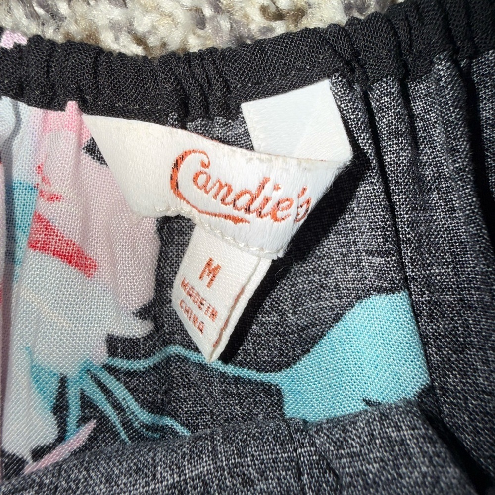 Candies black floral button down cropped blouse top - Picture 2 of 3